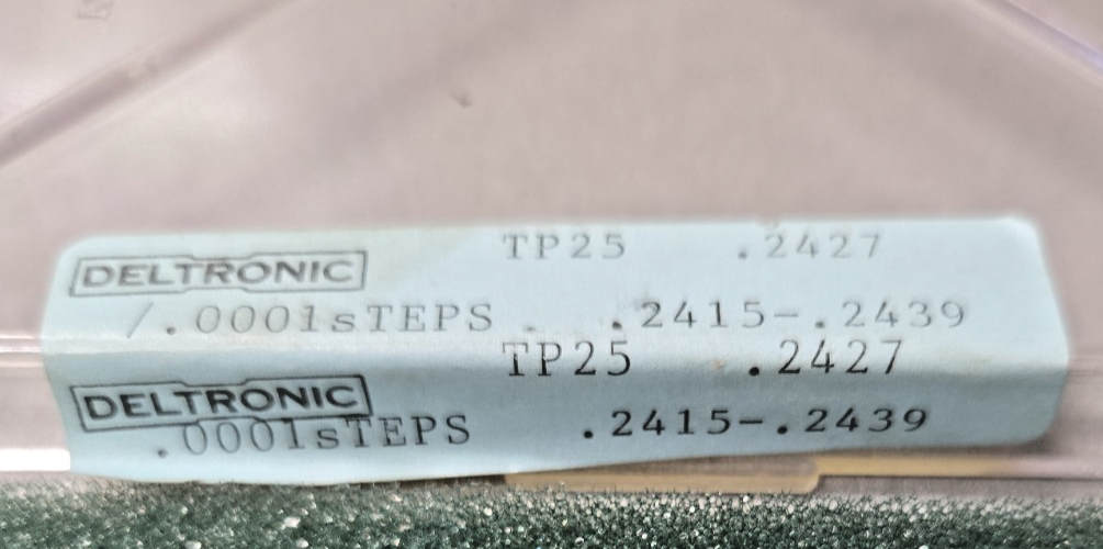 Deltronic Tenth Plug Gauge Set TP25-.2415 .2439 Original Case  #1239