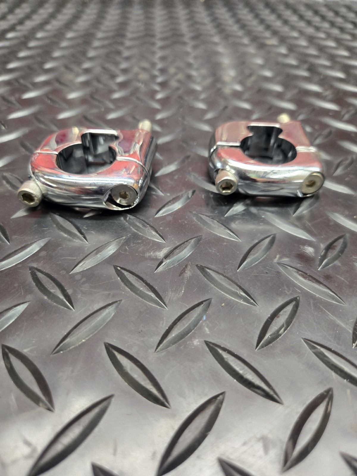 CHRIS PRODUCTS Handlebar Turn Signal Clamp HPSDS-280248  #0892