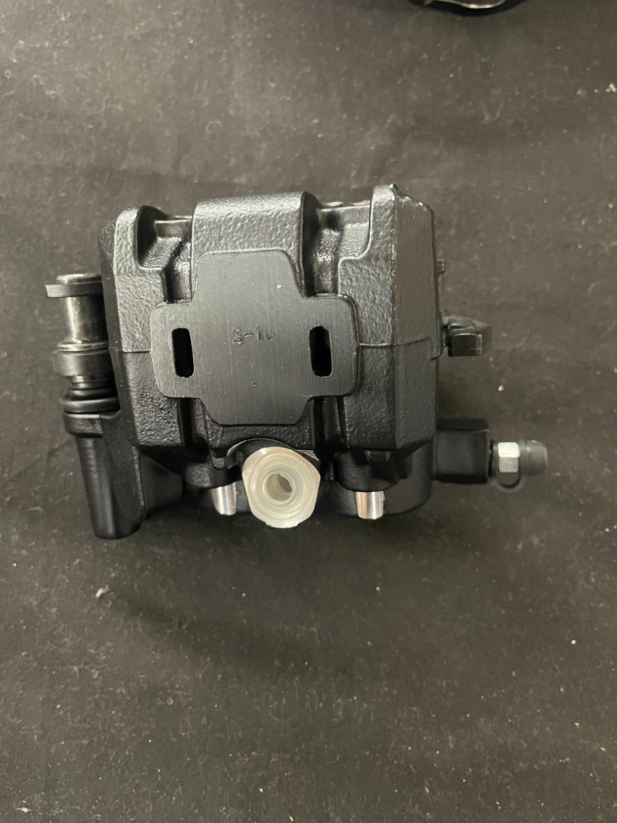 TRIUMPH BONNEVILLE T100 900 EFI OEM REAR BRAKE CALIPER BRAND NEW  #0215