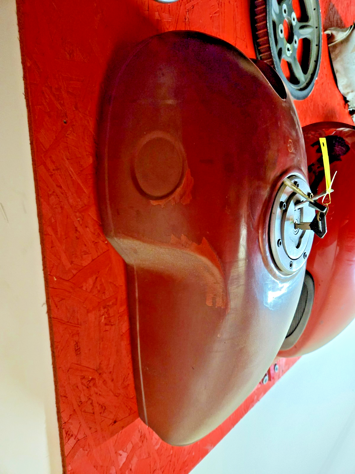 RARE Benelli Mojave Cafe Racer Fuel Tank PAINT PRIMER RACE TANK CAP W/KEY CAP
