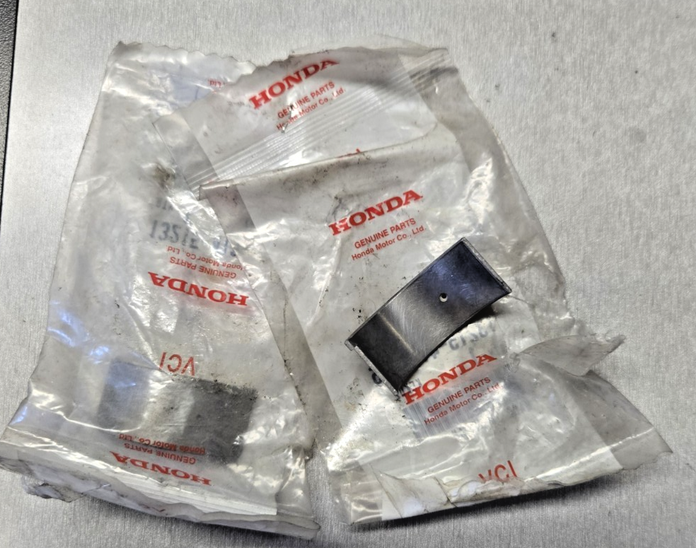 2x NEW Genuine OEM Honda Connecting Rod Bearing 13215-413-015 #0598