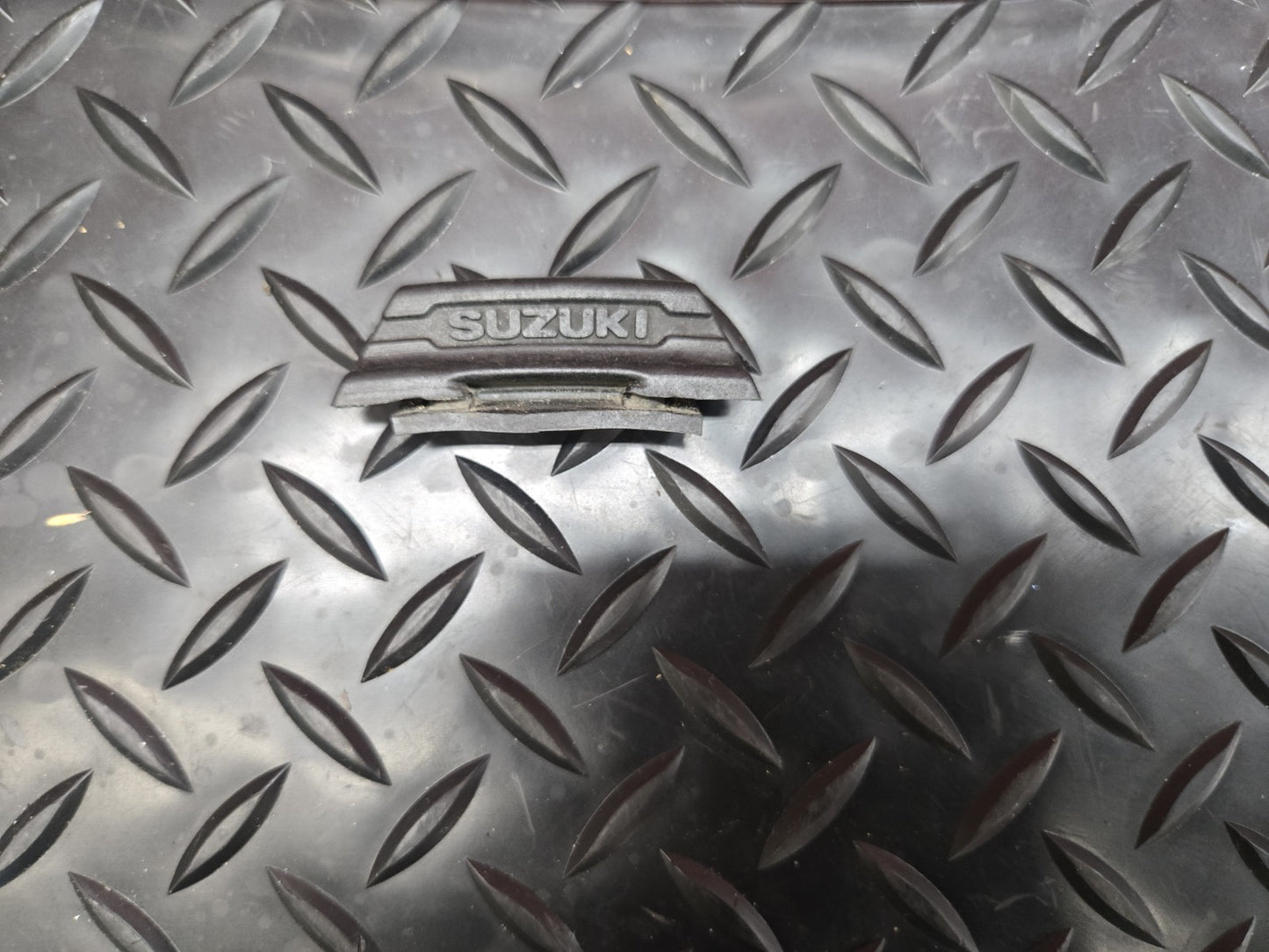 Suzuki OEM Part 44546-44H00 RUBBER FUEL TANK FRONT #0863