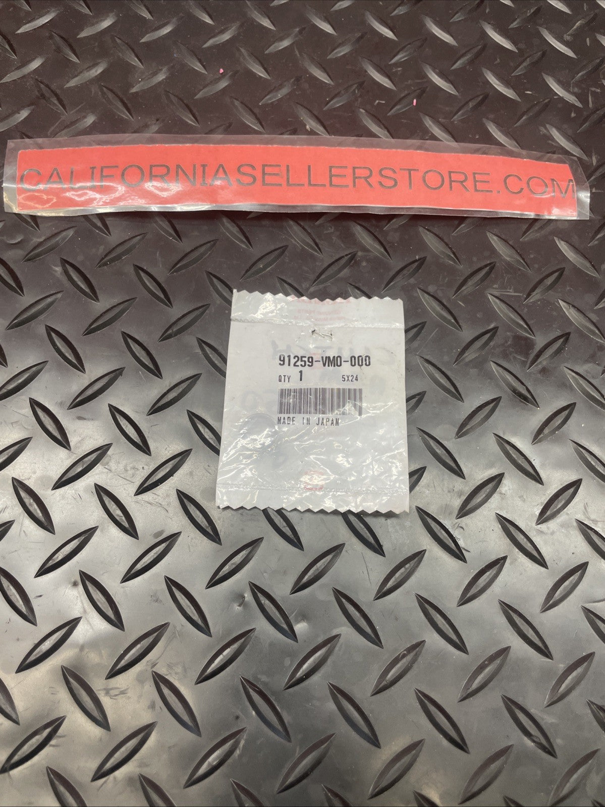 Honda Genuine OEM Oil Seal 91259-VM0-000  #1058