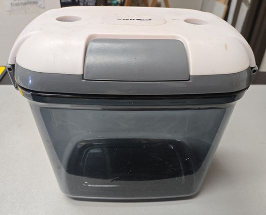 DESI-VAC Container W/Lid & Handle Leak Proof  Lunch Box 7X7X5 #1274
