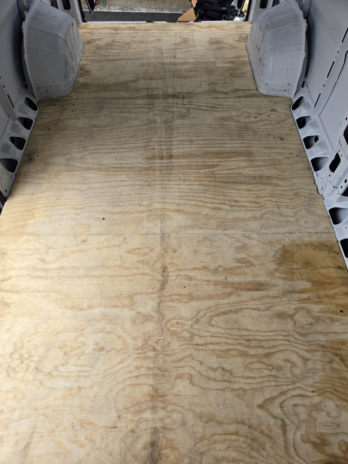 RAM PROMASTER 159 WB MARINE WOOD Floor AND PREFORMED RUBBER MAT