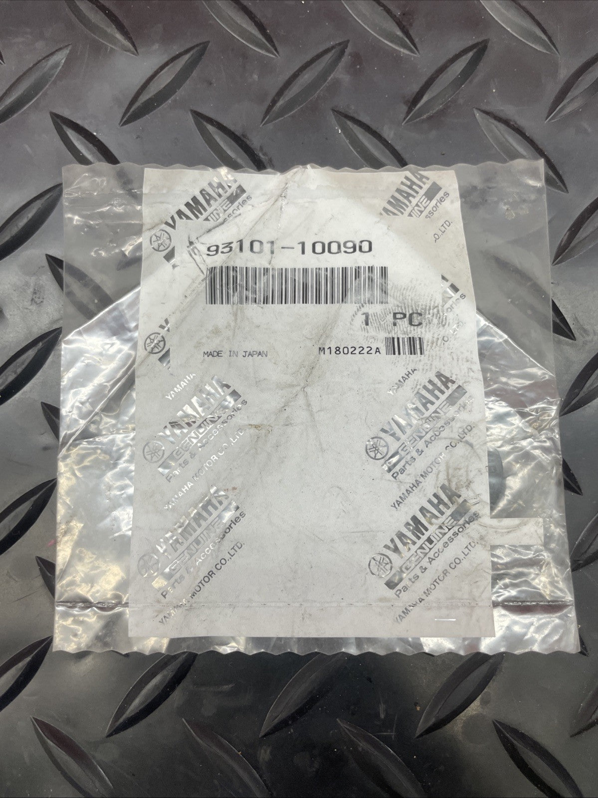 Yamaha Oil Pump Shaft Seal 93101-10090-00  #1059