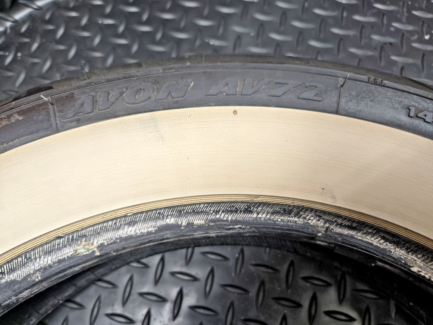 Avon AV72 Cobra 140/90-16 white wall rear tire wheel #1012   2015