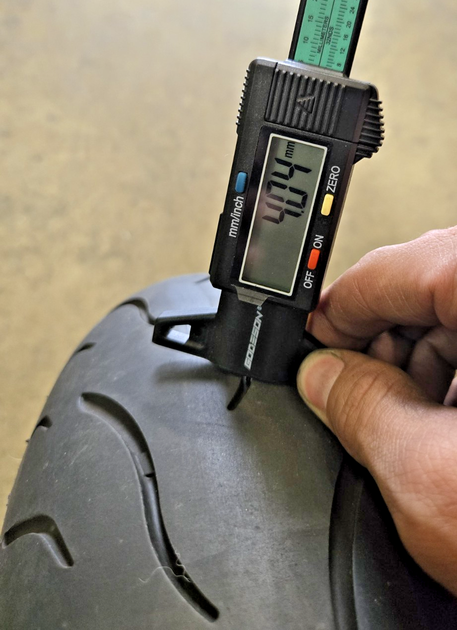Kenda KM1 ST Road Front Motorcycle Tire Tyre 120/70ZR17 17" 58W 2024 95%  #0791