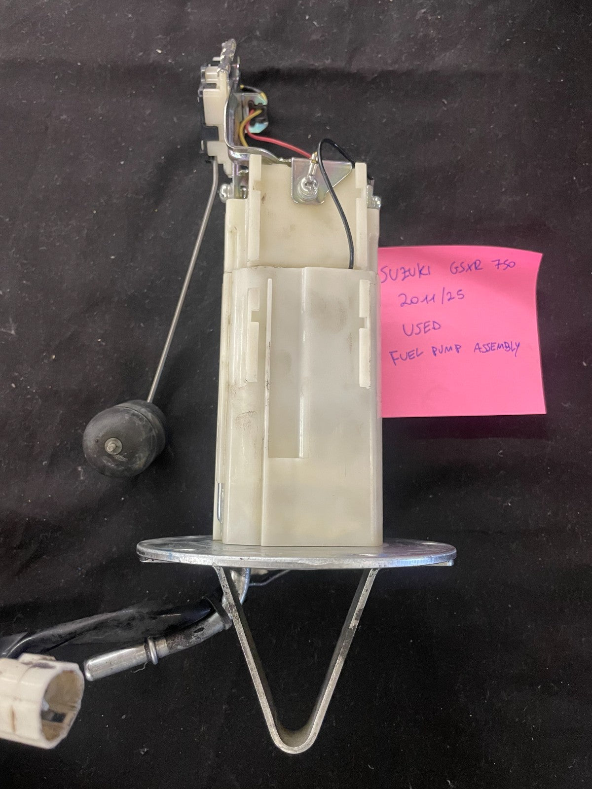 11-25 Suzuki GSXR  750 Fuel Pump Assembly 15100-14J00    #0226