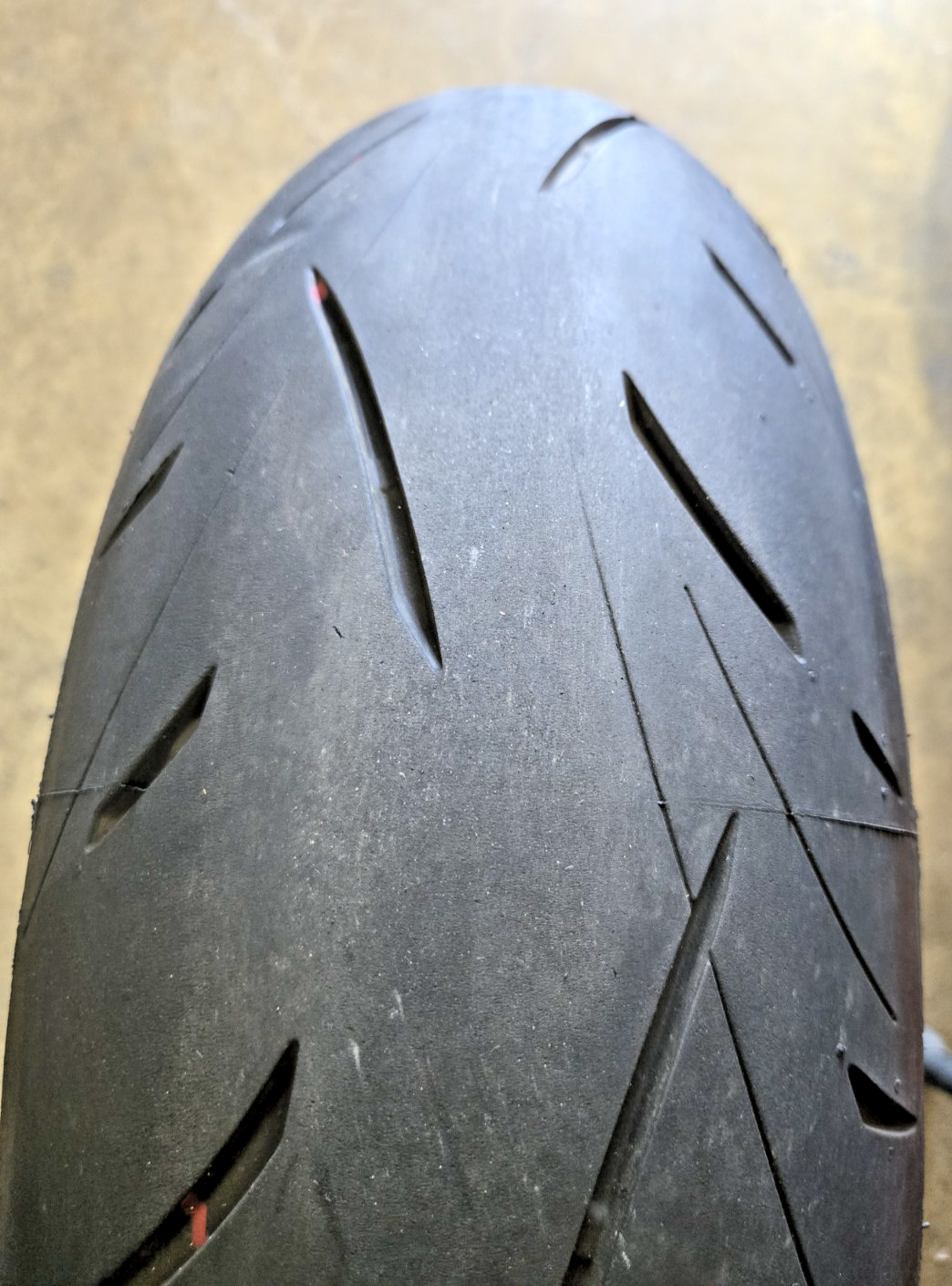 Dunlop Sportmax Roadsport2 180/55-17 90% IT HAS PATCH ONLY 800 MILES 2024
