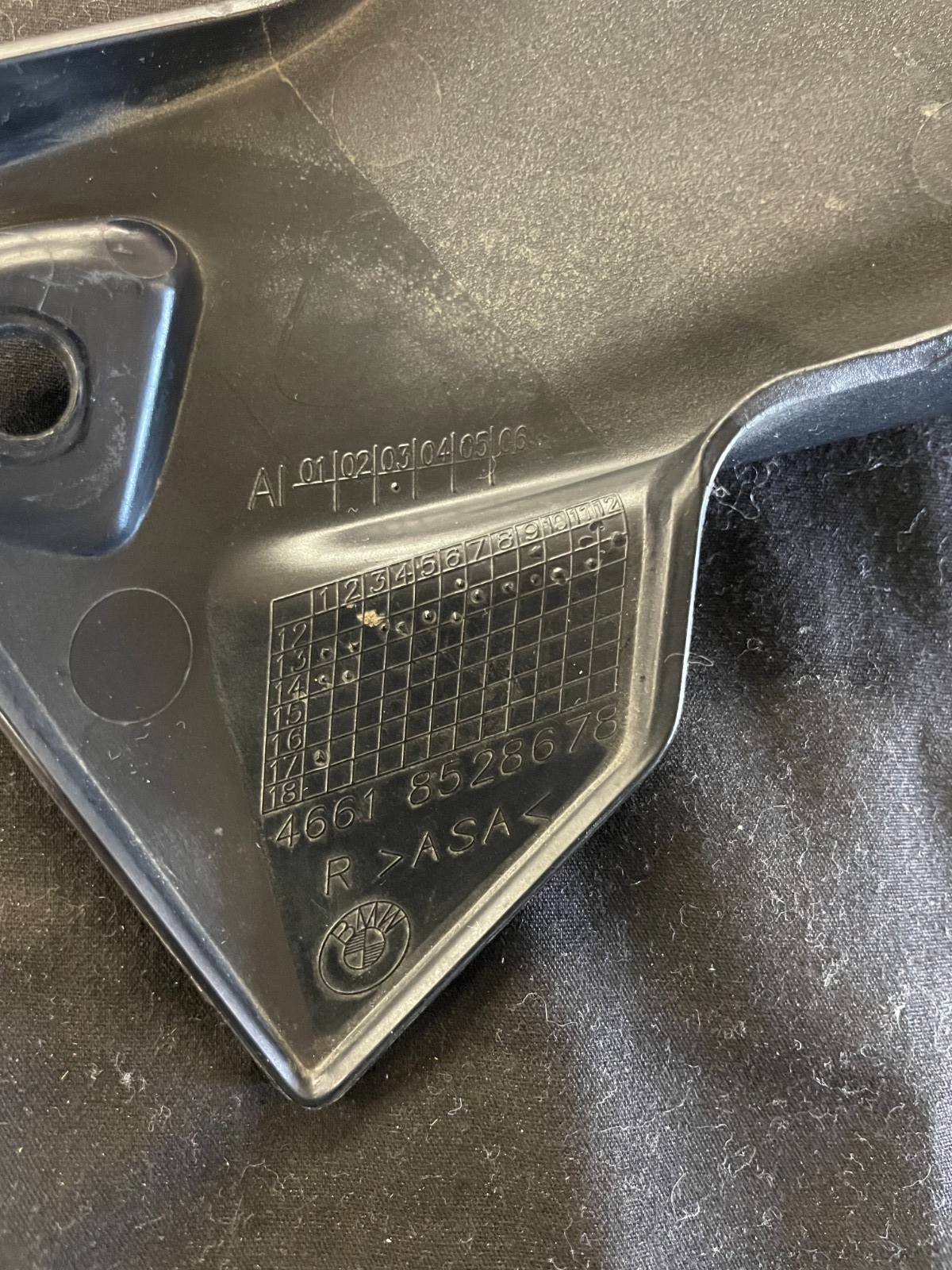 2014 BMW R1200GS RIGHT Side Infill Fairing 4661 8528678 #0303
