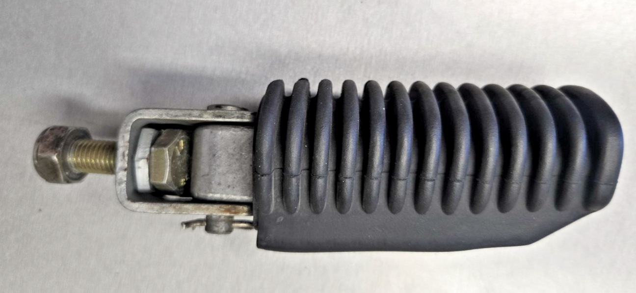 BMW Right FOOT REST FOOTPEG  K1100 RS GS650 R1150   467123104012   #0479