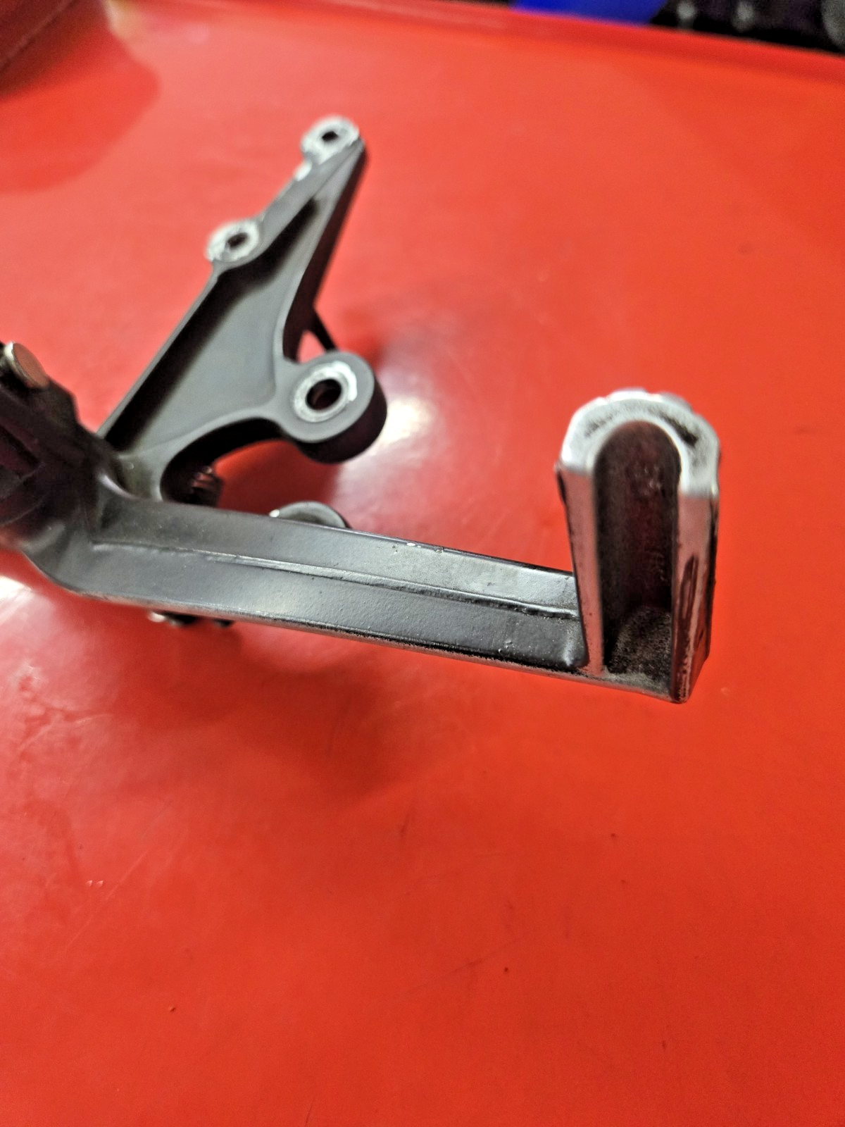 Suzuki GSXR 600 750 GSXR600 2015 Front Right Rearset Foot Peg Rest Bracket #0618
