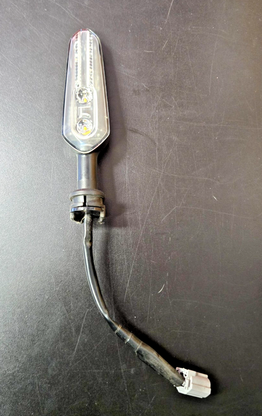 Yamaha OEM Part BAT-83310-10-00 FRONT FLASHER LIGH     #0174