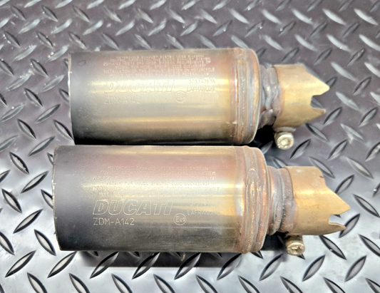 2X 17-20 DUCATI SUPERSPORT 939 S OEM MUFFLERS SYLENCERS 57314381A  #0531
