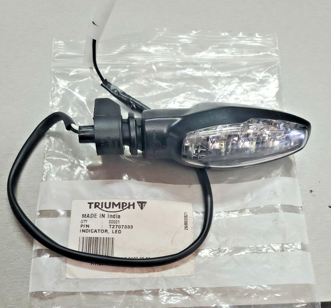 1 Triumph speed triple OEM blinker led   T2707333     #0175