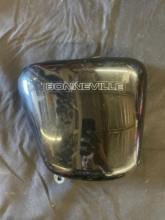 2014 Triumph Bonneville T100 Right Side Cover T2301238    #0251
