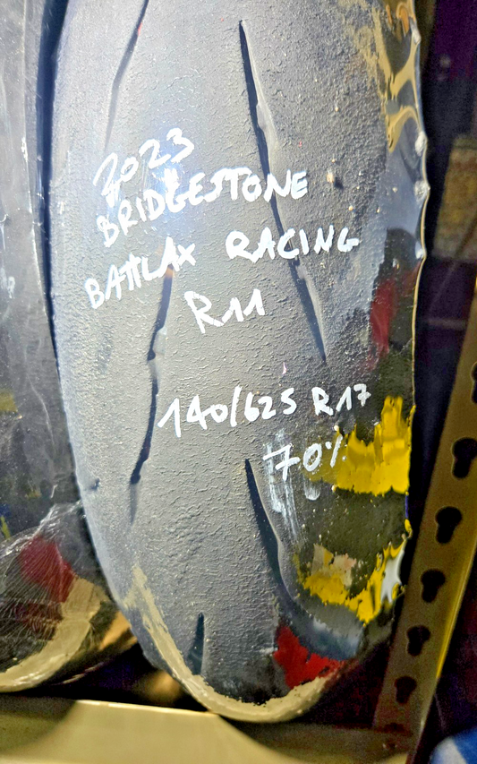 USED BRIDGESTONE BATTLAX R11 RACING 140 70 17   2023  70%