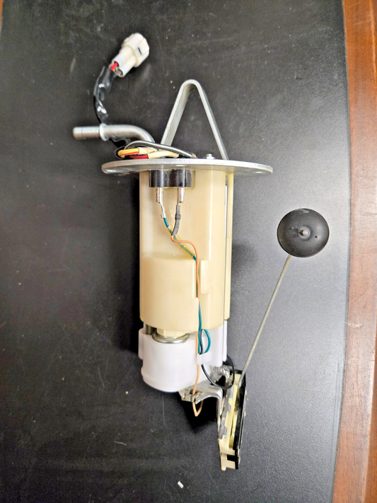 08-09 SUZUKI GSXR600 750 OEM FUEL PUMP GAS PETROL SENDER UNIT  GENUINE #0210