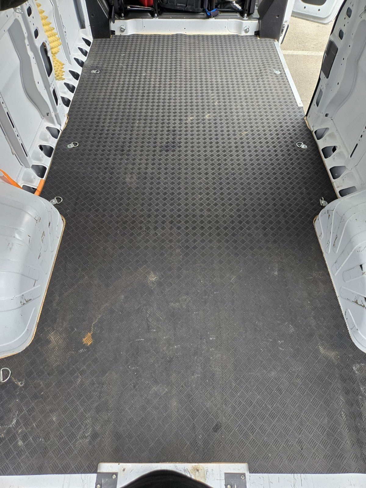 RAM PROMASTER 159 WB MARINE WOOD Floor AND PREFORMED RUBBER MAT