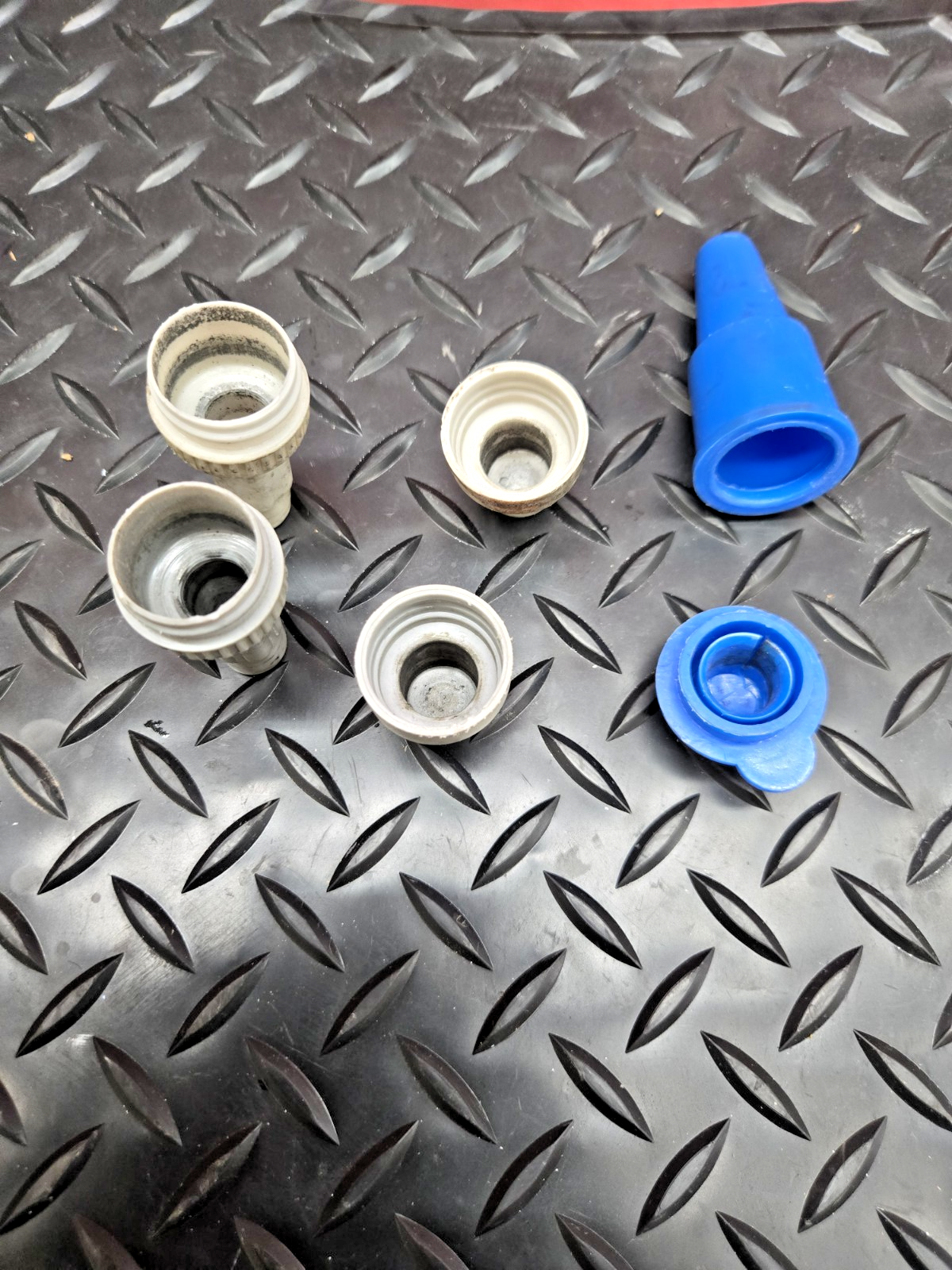 3X UNIVERSAL Spark plug protector case container spare part #0784
