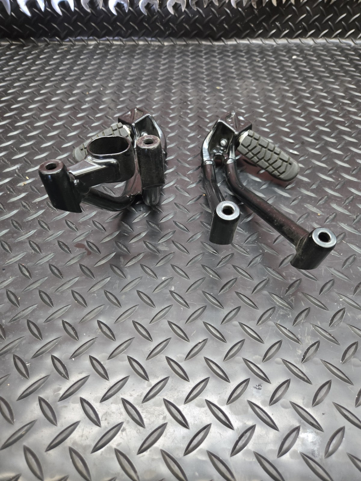KTM 1190 1290 ADVENTURE DUKE Left Right Passenger Footrest Bracket Set #0795