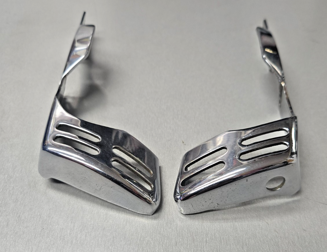 HONDA GOLDWING 1100 CARBURETOR RIGHT LEFT PLATE STAY CHROME COVER #0693