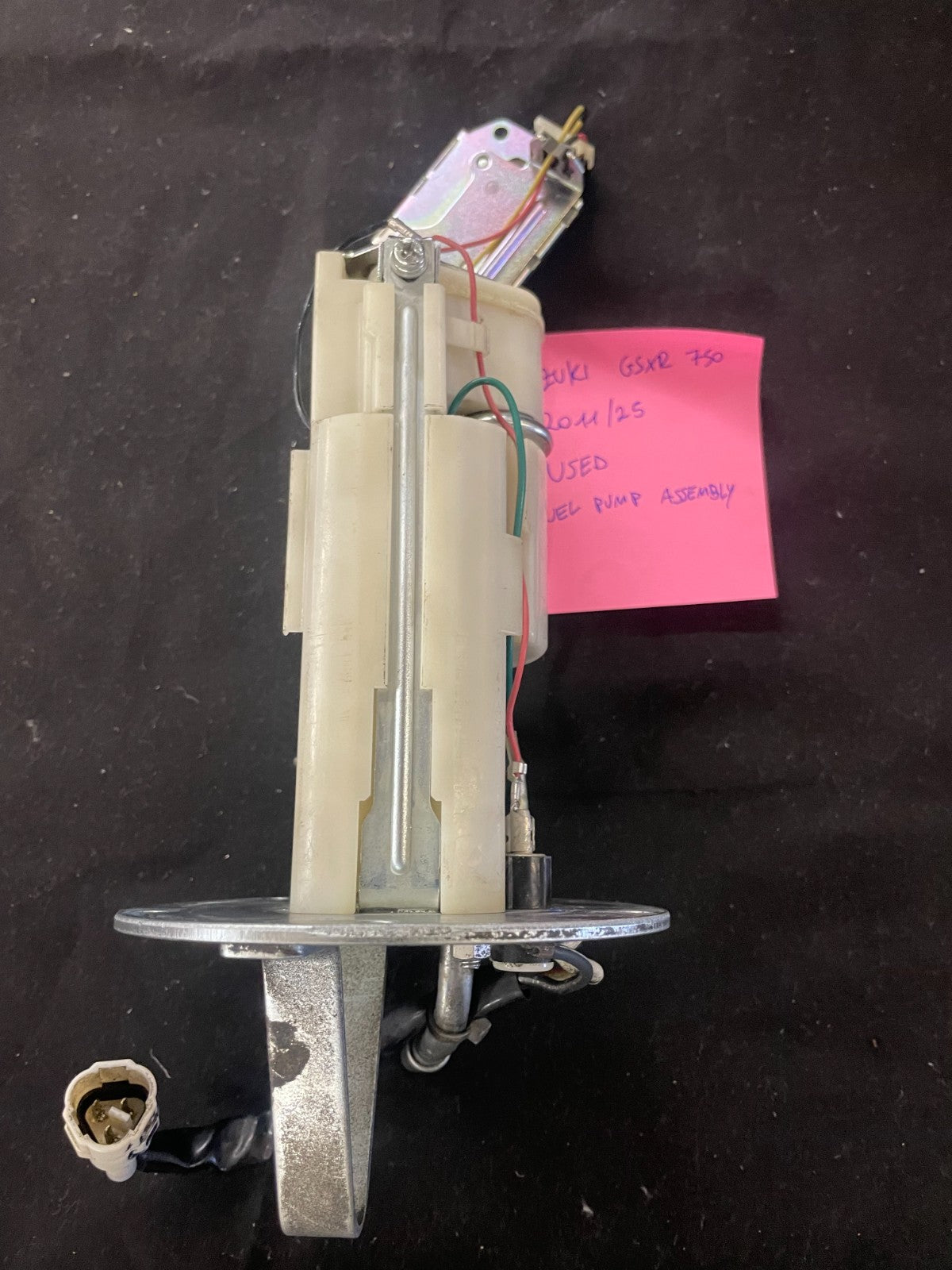 11-25 Suzuki GSXR  750 Fuel Pump Assembly 15100-14J00    #0226