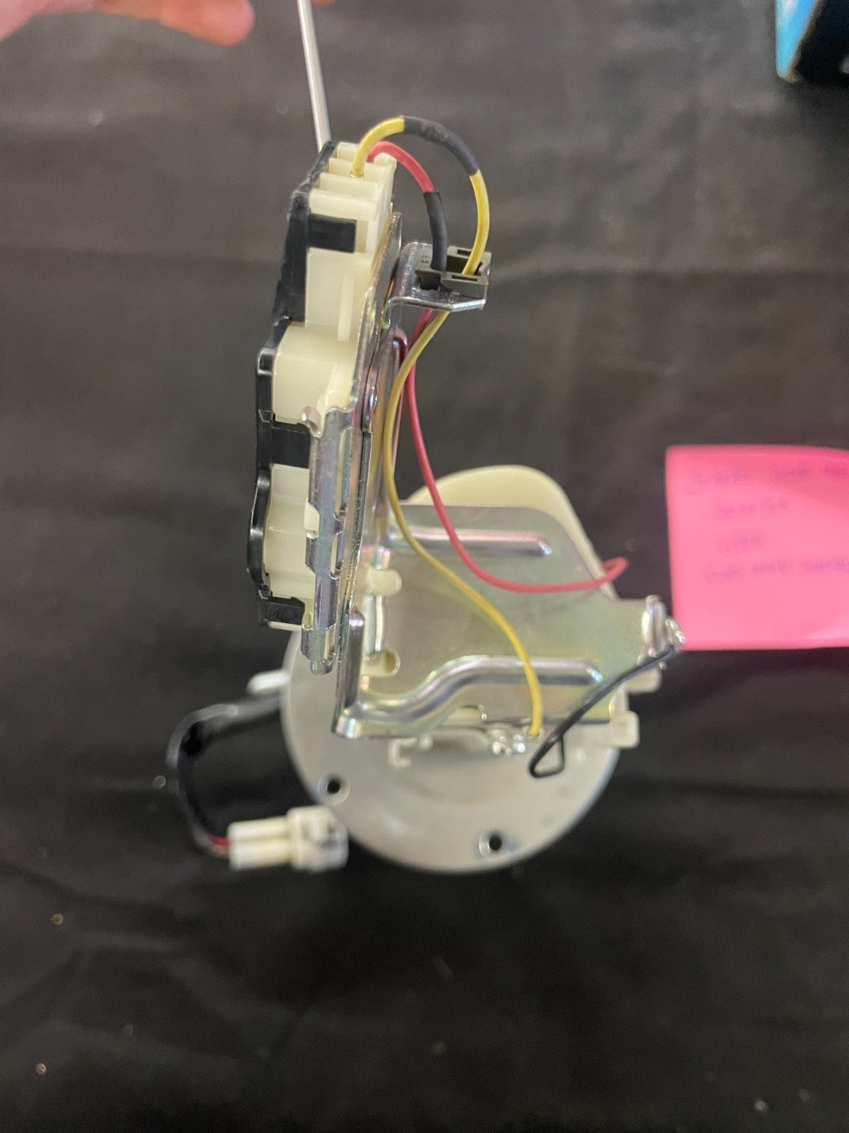 11-25 Suzuki GSXR  750 Fuel Pump Assembly 15100-14J00    #0226