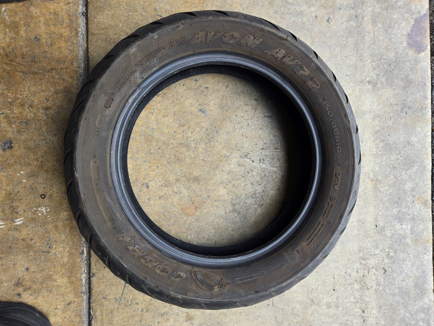 USED 2022 Avon Cobra Av72 150/80R16 BLACK WALL Rear Tire 65% LIFE