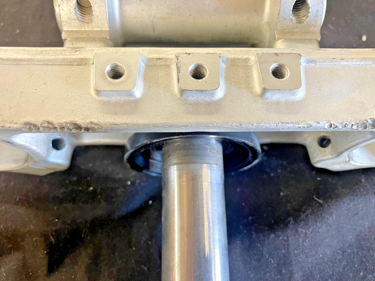 2002 KTM 400 EXC OEM FRONT FORKS TRIPLE TREE STEM CLAMP 59001034020 SCOTTS #0233