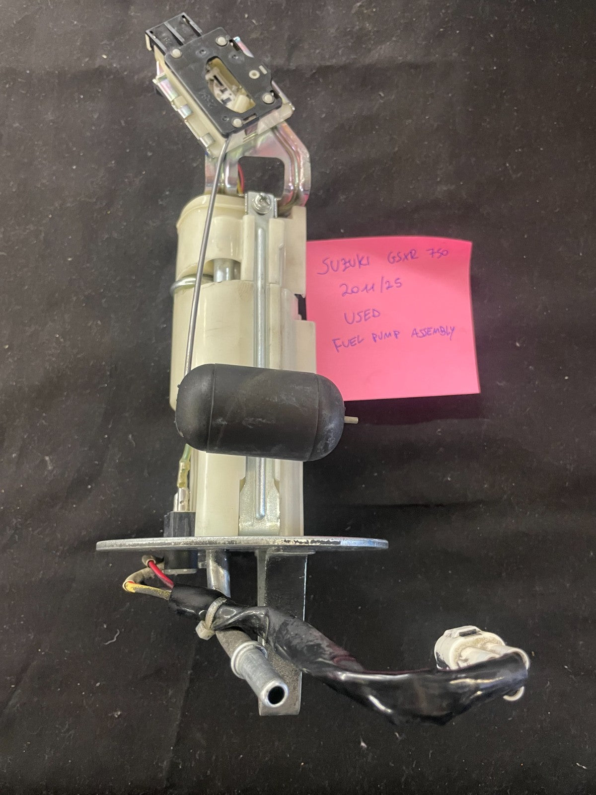 11-25 Suzuki GSXR  750 Fuel Pump Assembly 15100-14J00    #0226
