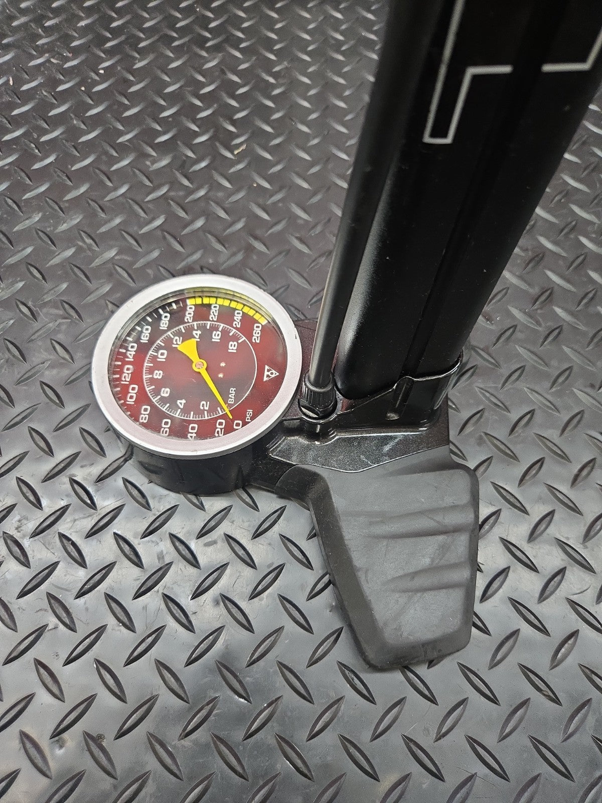 Topeak JoeBlow Ace DX Bike Pump – 260 PSI Triple-Stage High-Pressure #1354