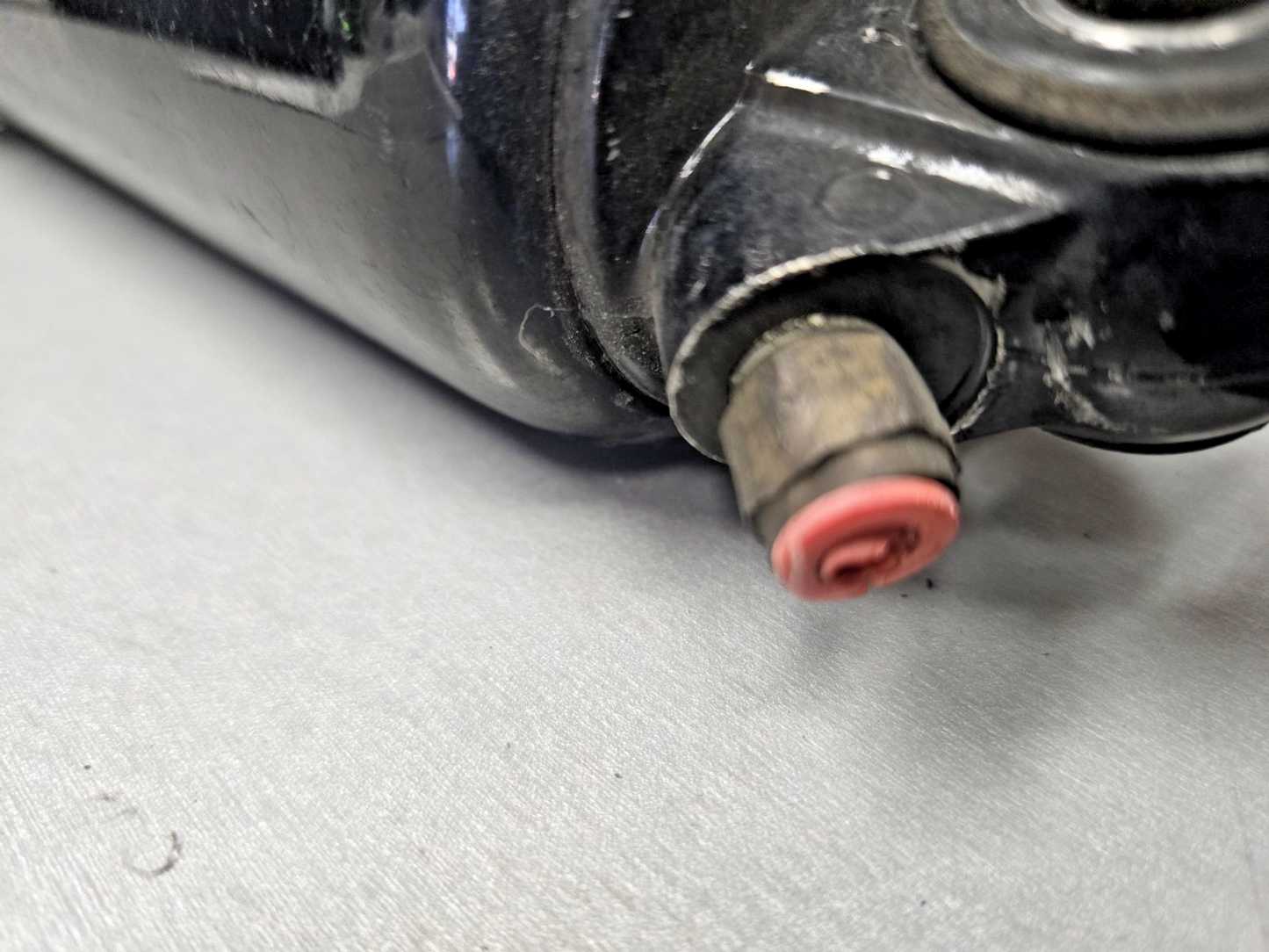 HARLEY DAVIDSON Rear Air Shocks 54662-02A Showa #0697