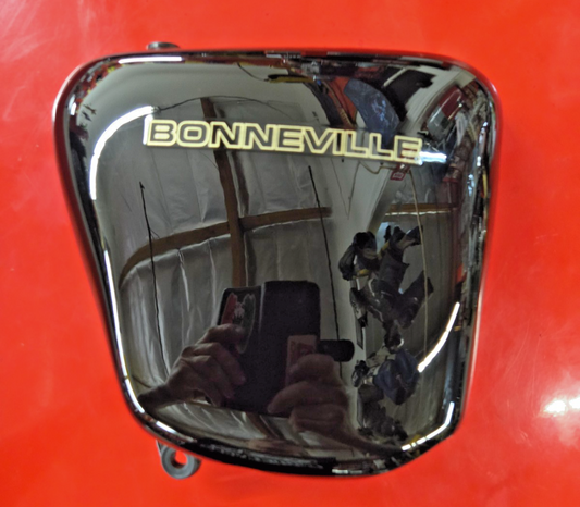 2014 Triumph Bonneville T100 900 Right Side Cover T2301238 glossy black #0247