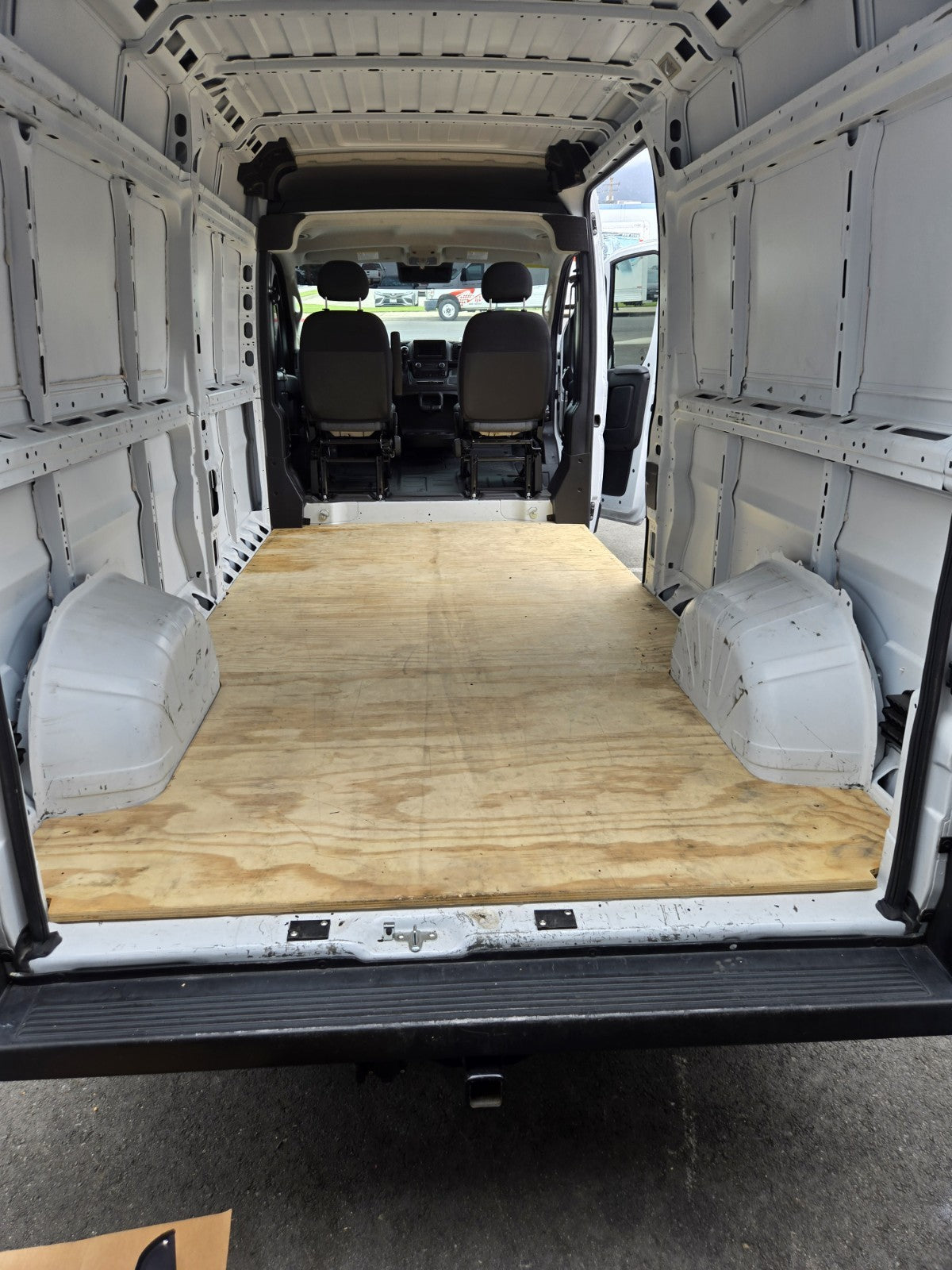 RAM PROMASTER 159 WB MARINE WOOD Floor AND PREFORMED RUBBER MAT
