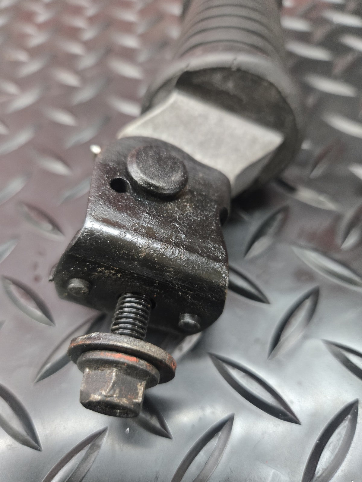 Triumph Bonneville T100 865 Left Foot Rest Peg #0946