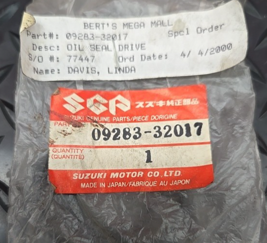 SUZUKI GS850 GS1000 GV1200 FINAL DRIVE SHAFT Oil Seal OEM 09283-32017 #1093