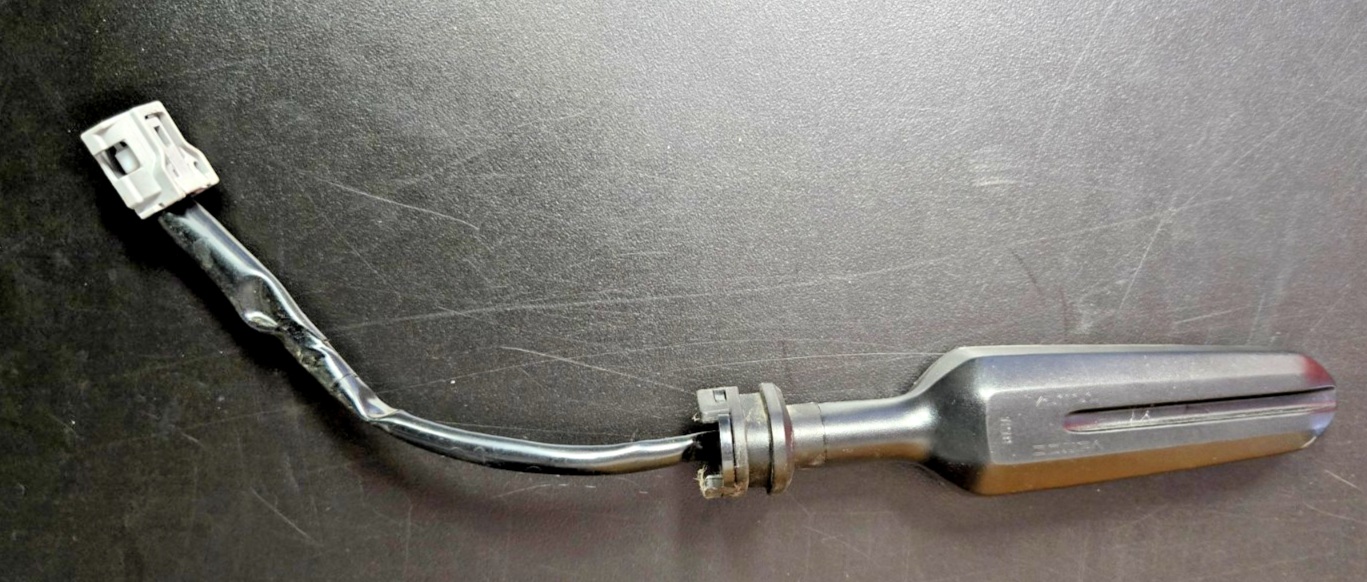 Yamaha OEM Part BAT-83310-10-00 FRONT FLASHER LIGH     #0174