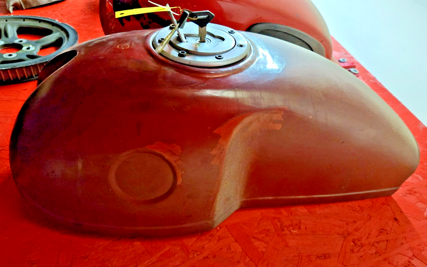 RARE Benelli Mojave Cafe Racer Fuel Tank PAINT PRIMER RACE TANK CAP W/KEY CAP