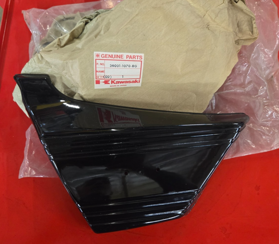 Kawasaki NOS NEW 36001-1070-8G Ebony Left Side Cover KZ KZ440 LTD  #0369