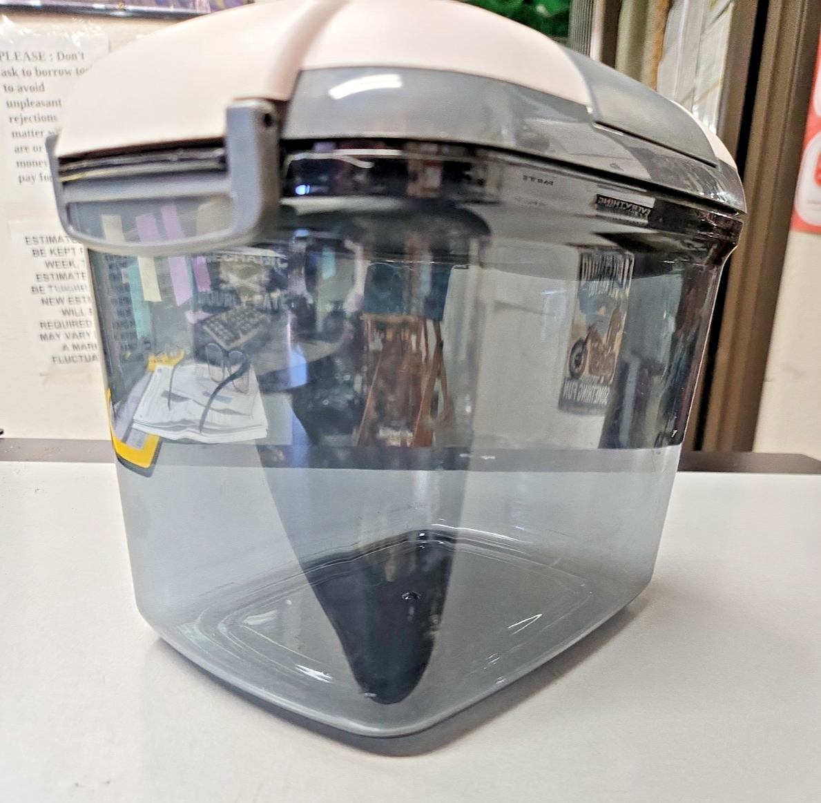 DESI-VAC Container W/Lid & Handle Leak Proof  Lunch Box 7X7X5 #1274