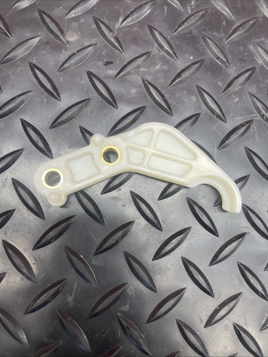 Triumph Thruxton 2016 Oil Pump Drive Chain Guide, Auxiliary Drive 1210921  #1033