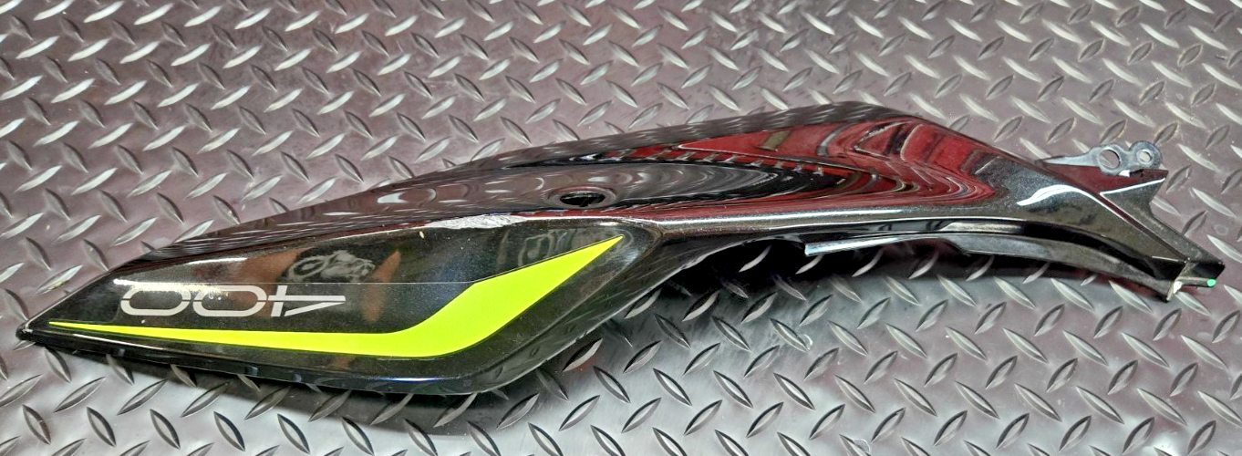 KAWASAKI Z400 OEM LEFT Side Rear Tail Fairing Cover 36041-0037-660  #0440