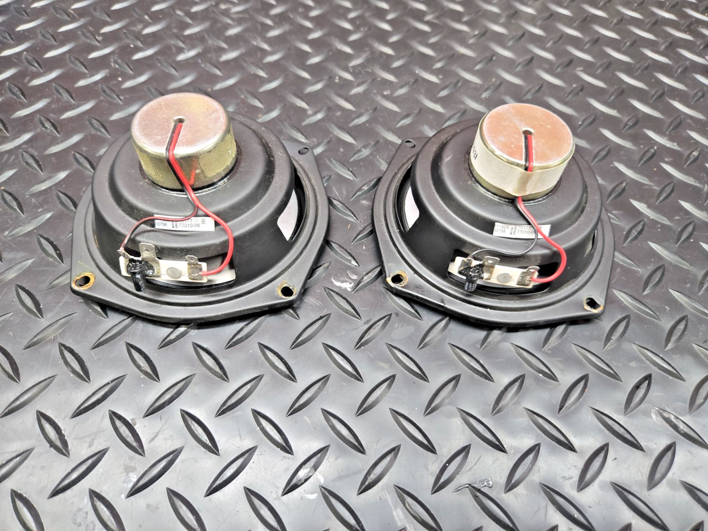 HARLEY DAVIDSON ELECTRA GLIDE FLHTC OEM SPEAKER PAIR 77010-06 TOURING #0962